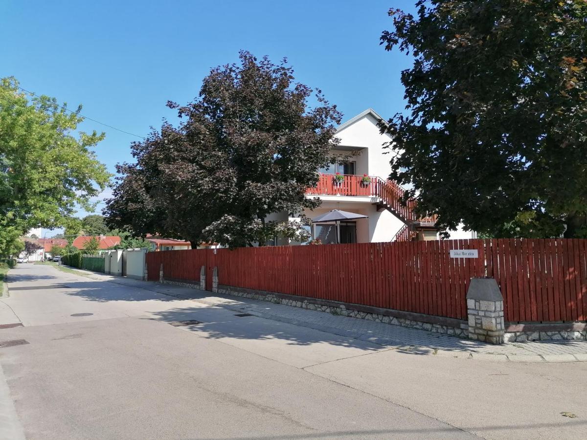 Mimi Vendeghaz Apartment Siofok Luaran gambar